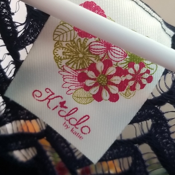 Sleeveless top - Picture 2 of 3